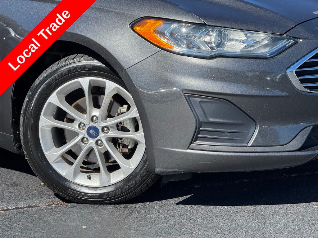 2020 Ford Fusion SE photo 4