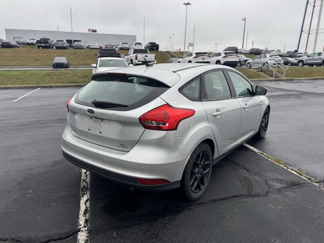 2016 Ford Focus SE photo 3