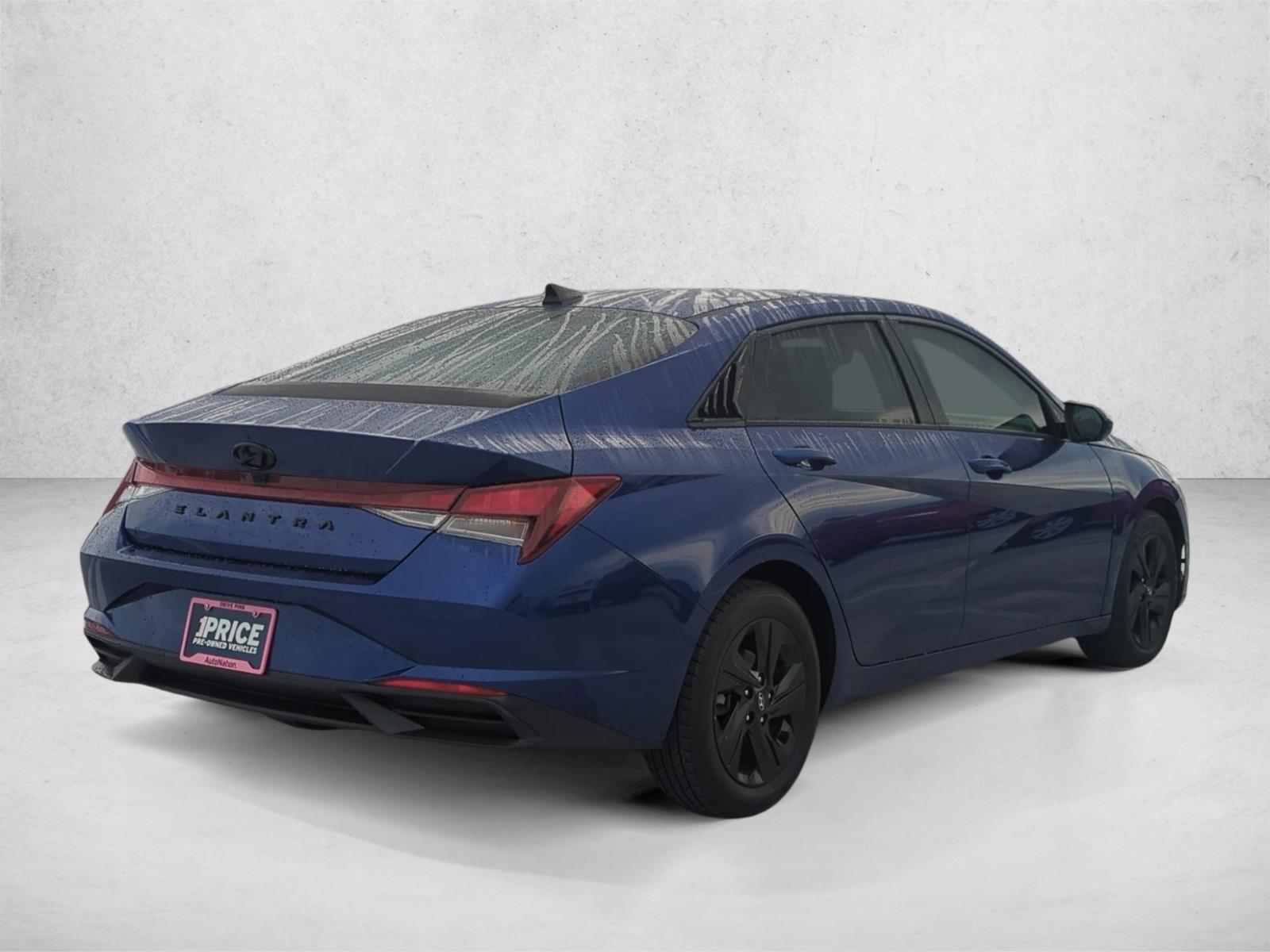 2021 Hyundai Elantra SEL photo 4