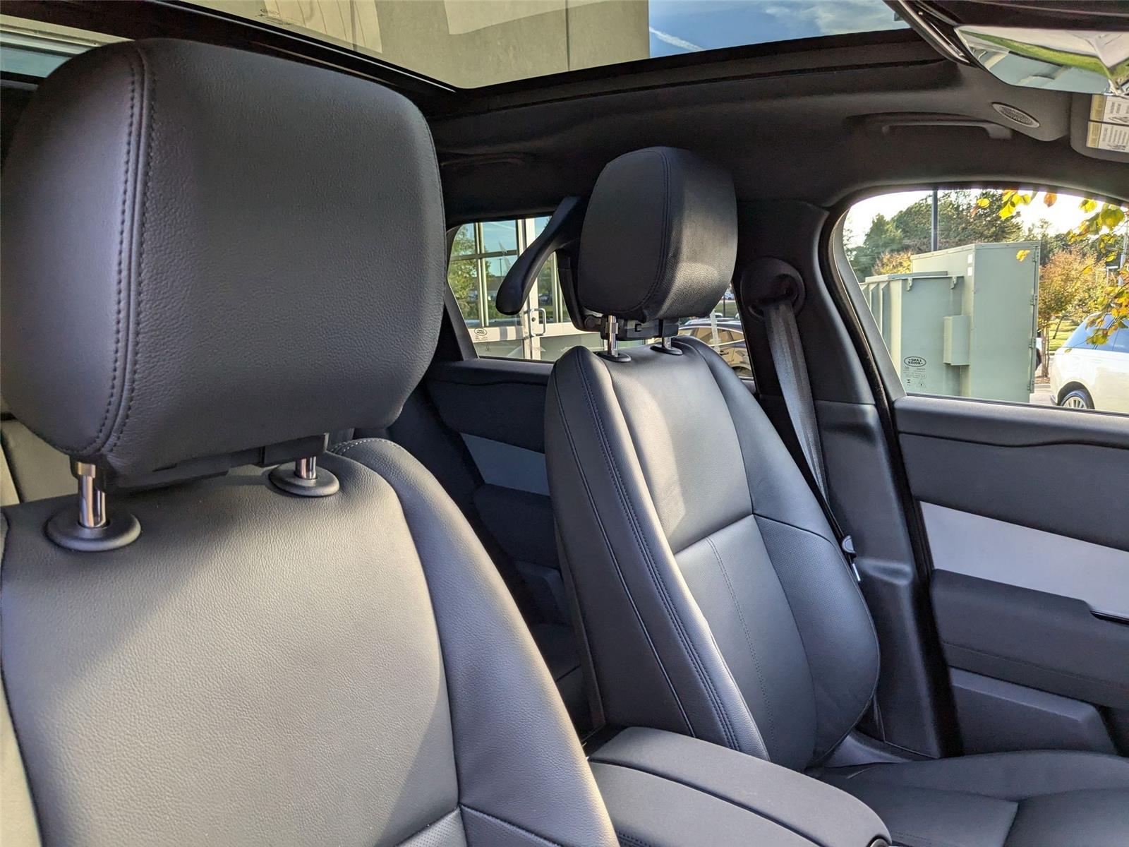 2025 Land Rover Range Rover Velar S photo 30