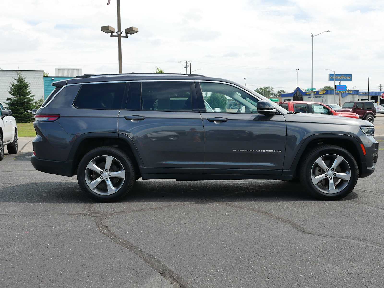 Used 2021 Jeep Grand Cherokee L Limited with VIN 1C4RJKBGXM8141174 for sale in Brainerd, Minnesota