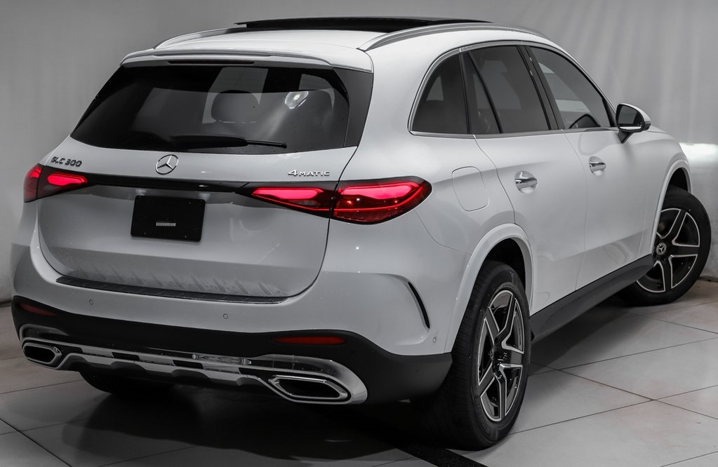 2026 Mercedes Benz GLC 300 4MATIC photo 2