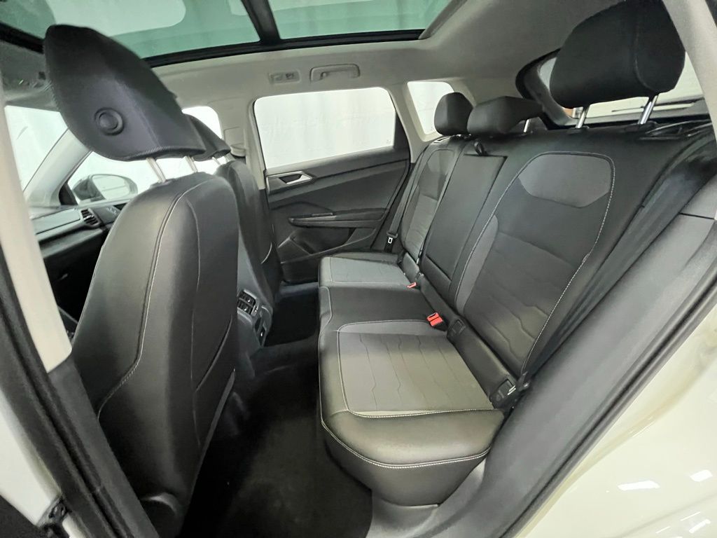 2025 Volkswagen Taos SE photo 21