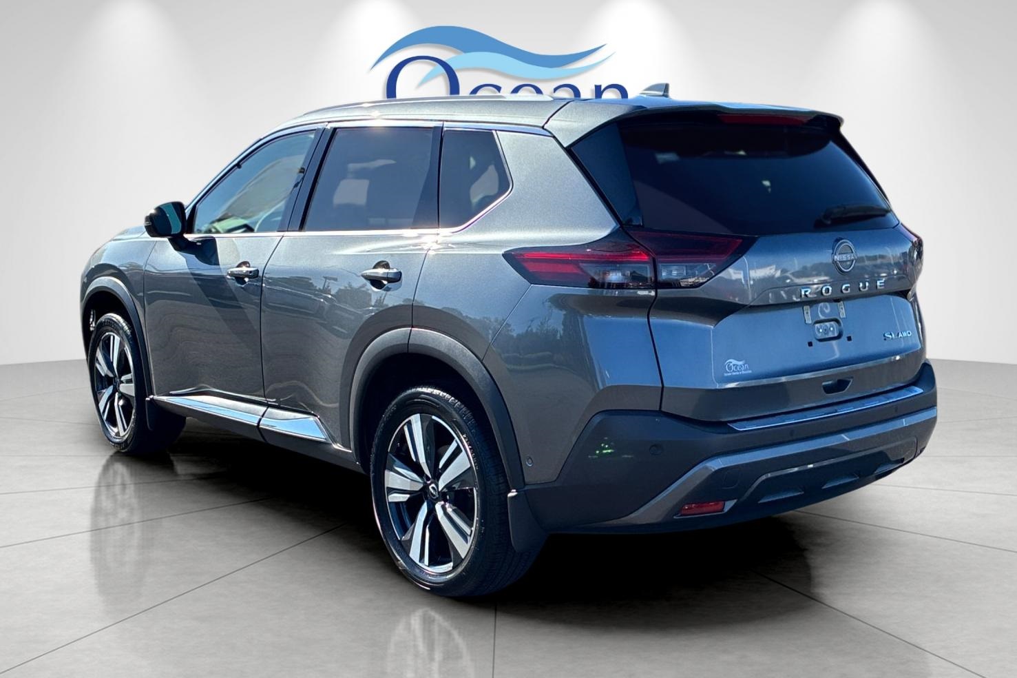 2023 Nissan Rogue SL photo 5