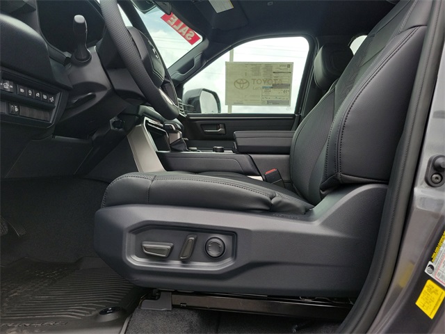 2025 Toyota Tundra SR5 CrewMax photo 15