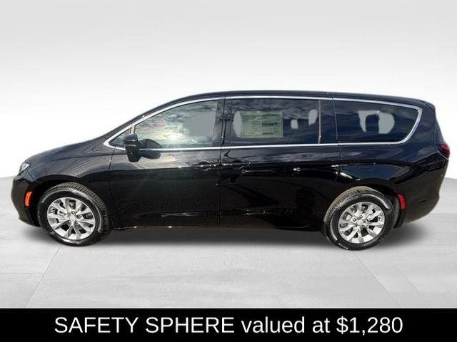 2026 Chrysler Pacifica Limited photo 3