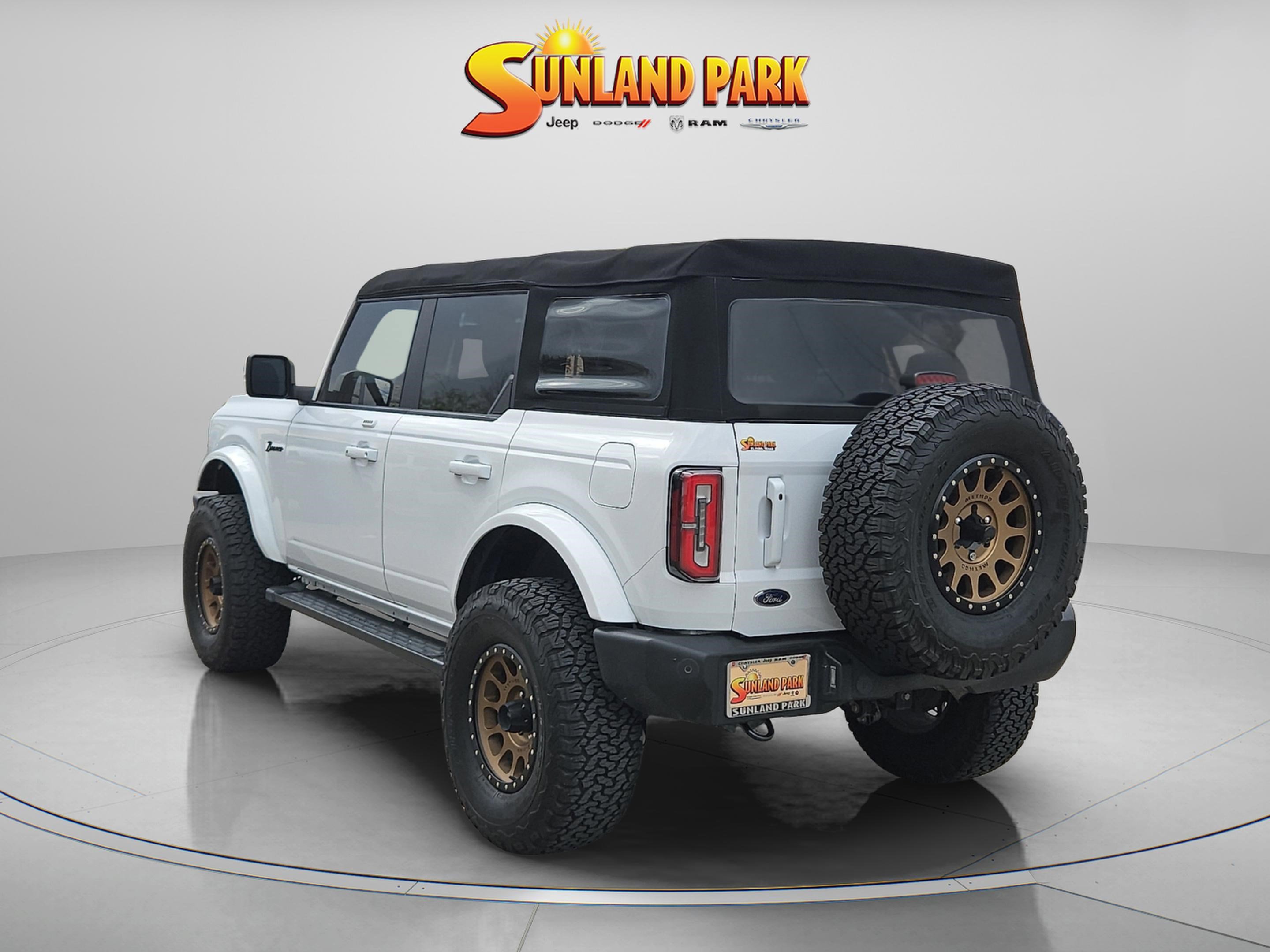 2022 Ford Bronco Outer Banks photo 3