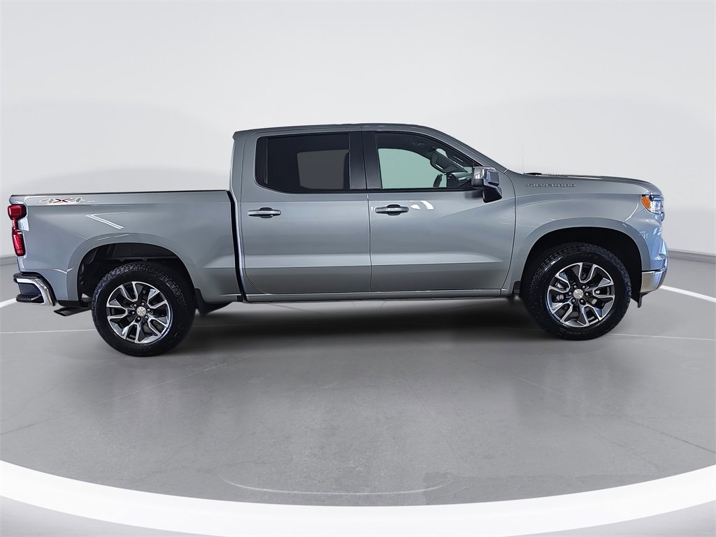 2024 Chevrolet Silverado 1500 LT photo 2