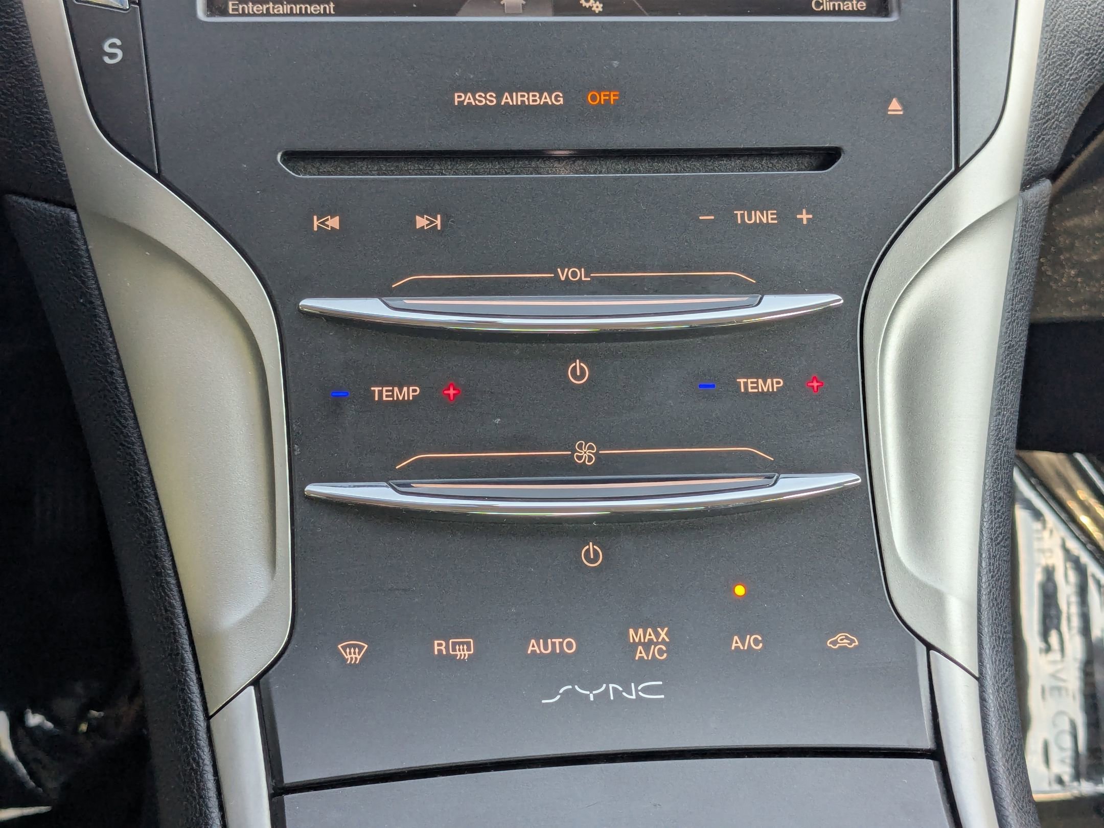 2016 Lincoln MKZ Base photo 25