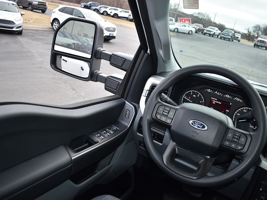 2025 Ford F-250 XLT photo 16