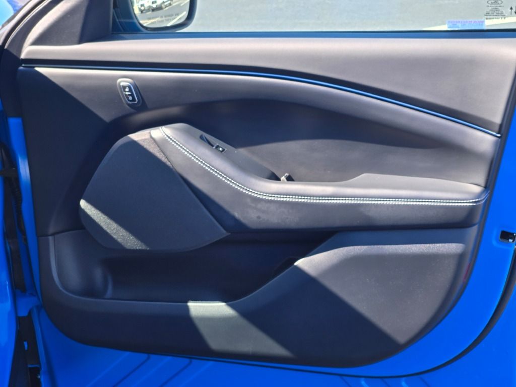 2024 Ford Mustang Mach-E Select photo 4