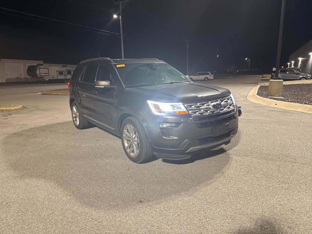 2019 Ford Explorer XLT photo 4