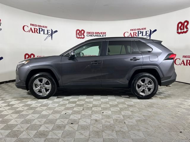 2024 Toyota RAV4 XLE photo 2