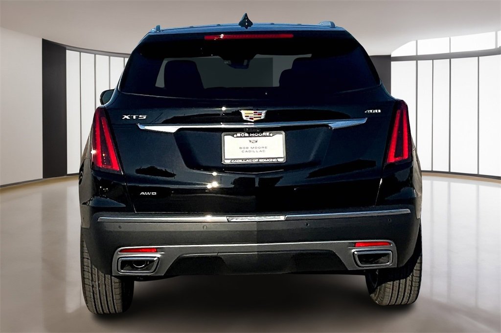2025 Cadillac XT5 Premium Luxury photo 2