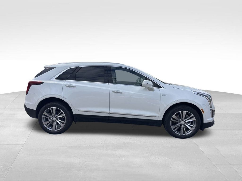 2025 Cadillac XT5 Premium Luxury photo 2