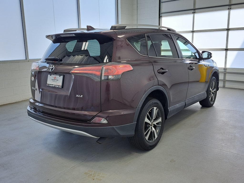 2016 Toyota RAV4 XLE photo 4