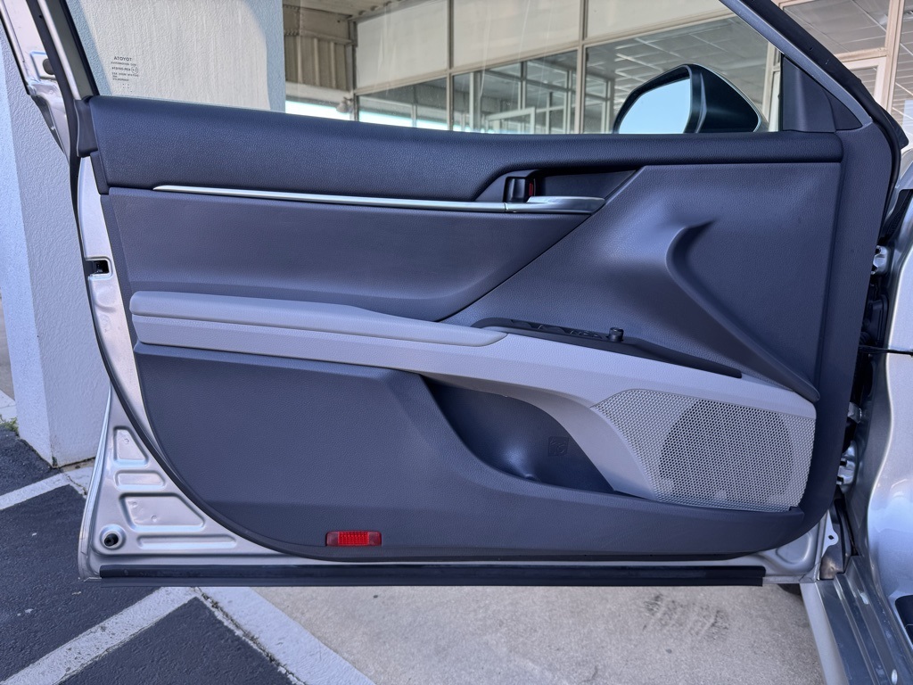 2023 Toyota Camry LE photo 7