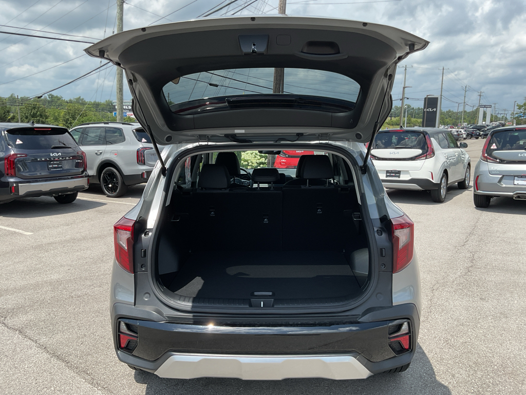 2024 Kia Seltos S photo 12