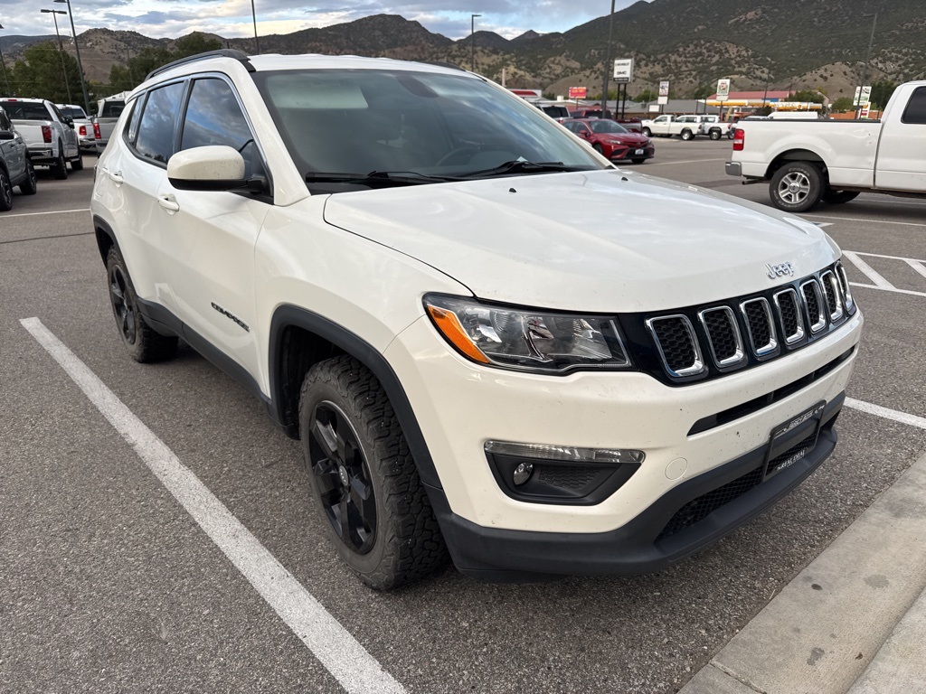 2018 Jeep Compass Latitude photo 2