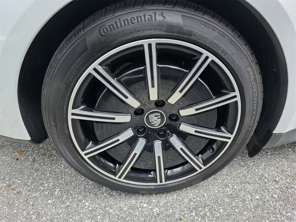 2021 Porsche Taycan Base photo 17