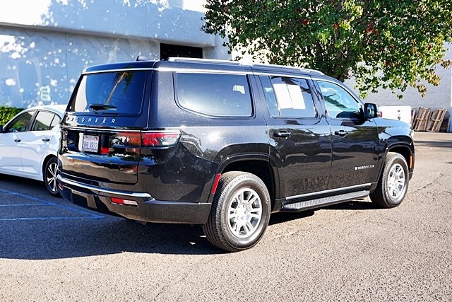 Used 2023 Black Jeep Base image 7