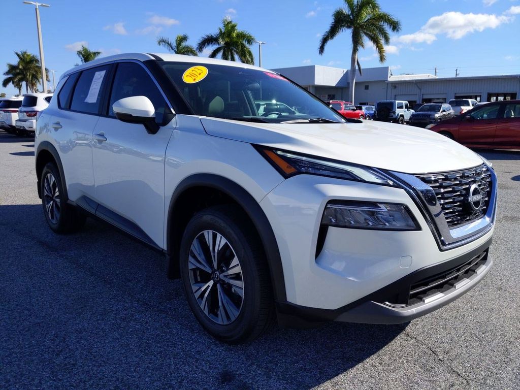 2023 Nissan Rogue SV photo 2