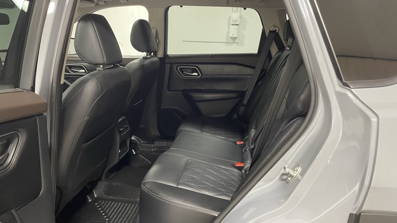 2021 Nissan Rogue Platinum photo 17
