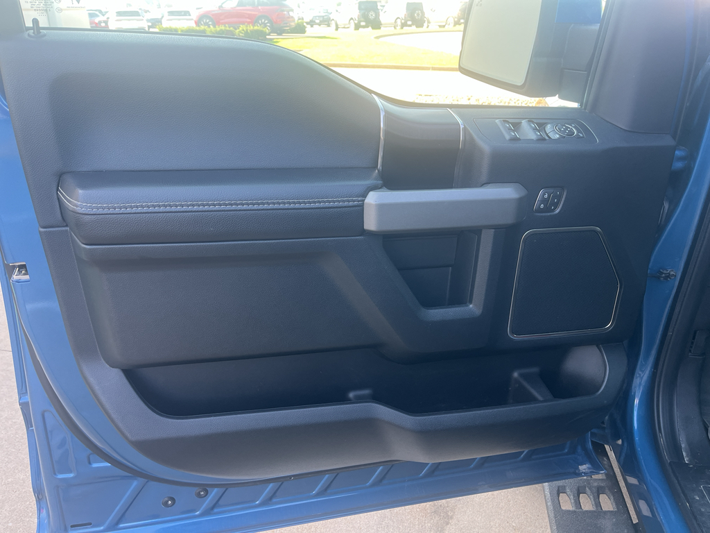 2020 Ford F-150 Raptor photo 16