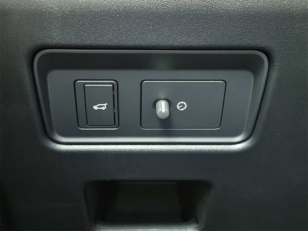 2025 Land Rover Discovery SE photo 19