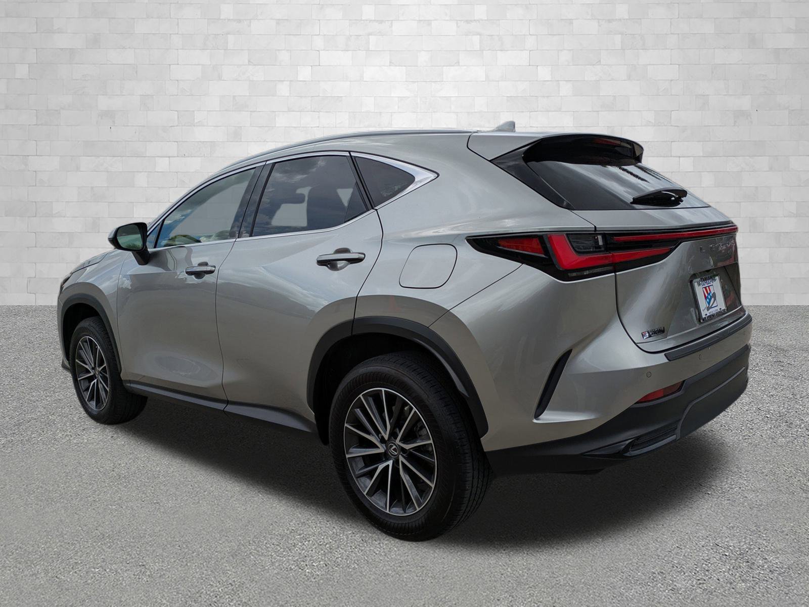 2022 Lexus NX 250 Premium photo 4