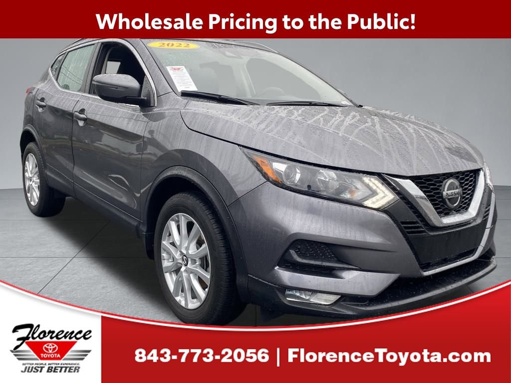 2022 Nissan Rogue Sport SV's photo