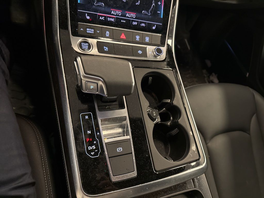 2025 Audi Q7 45 Premium Plus photo 24