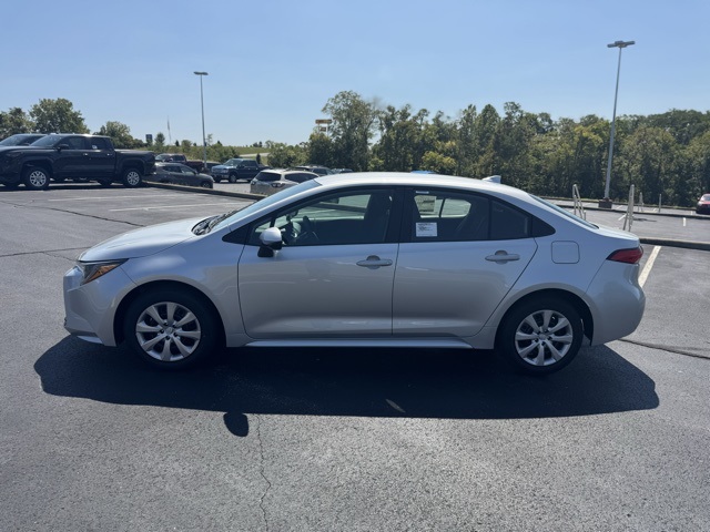 2026 Toyota Corolla LE photo 6