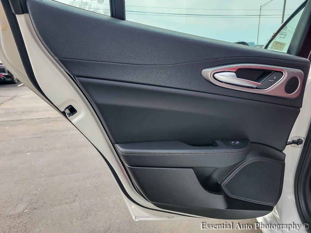 2025 Alfa Romeo Giulia Base photo 18