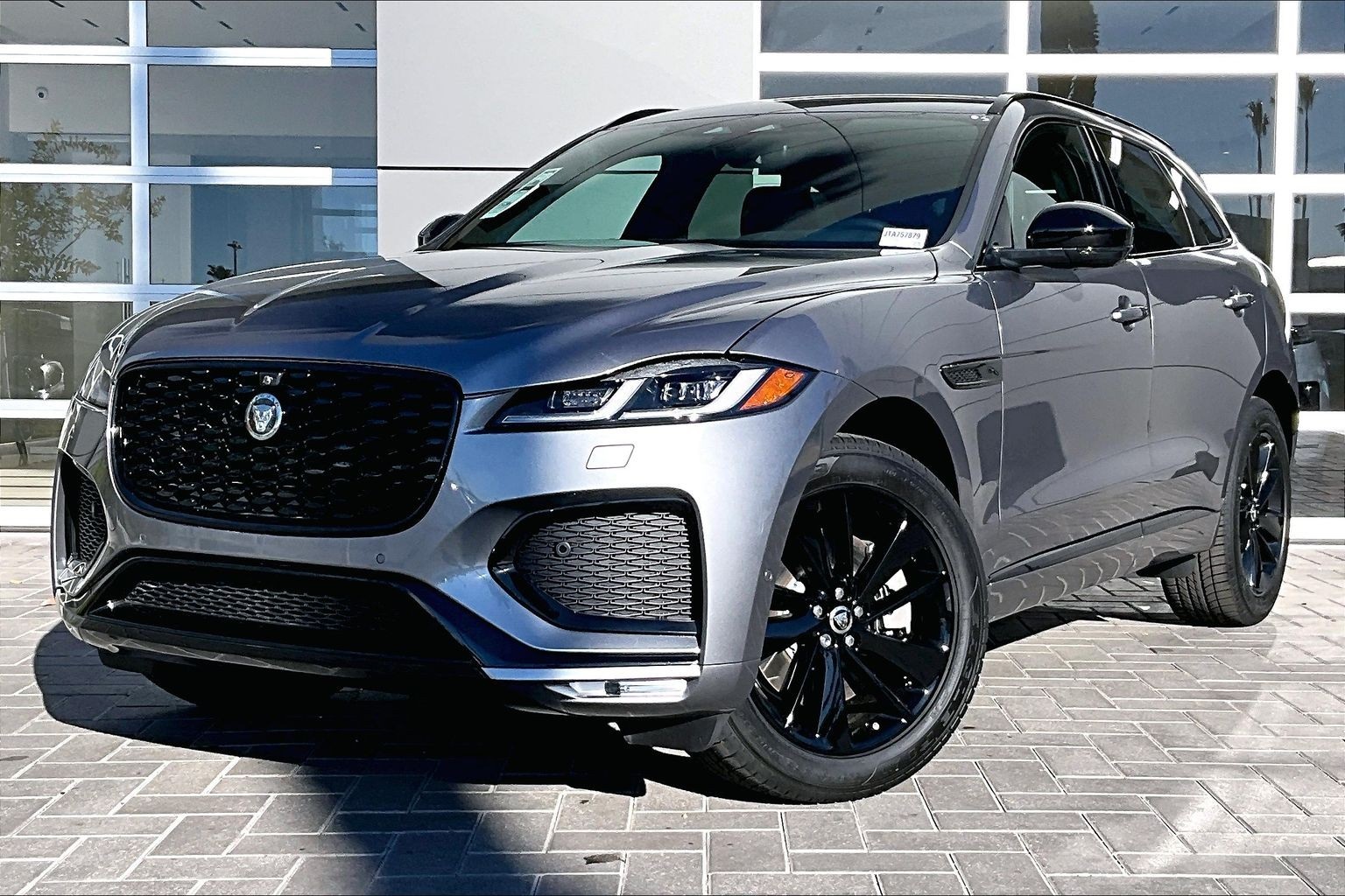 2026 Jaguar F-Pace R-Dynamic S's photo
