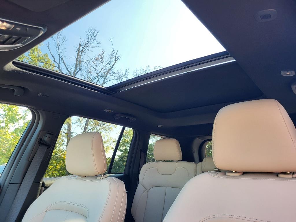 2024 Jeep Cherokee 4xe photo 8