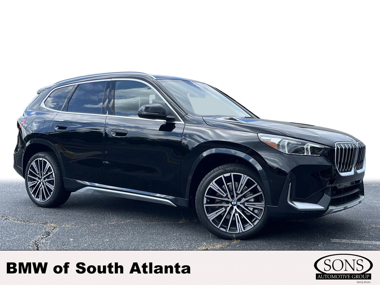 2025 BMW X1 28i's photo