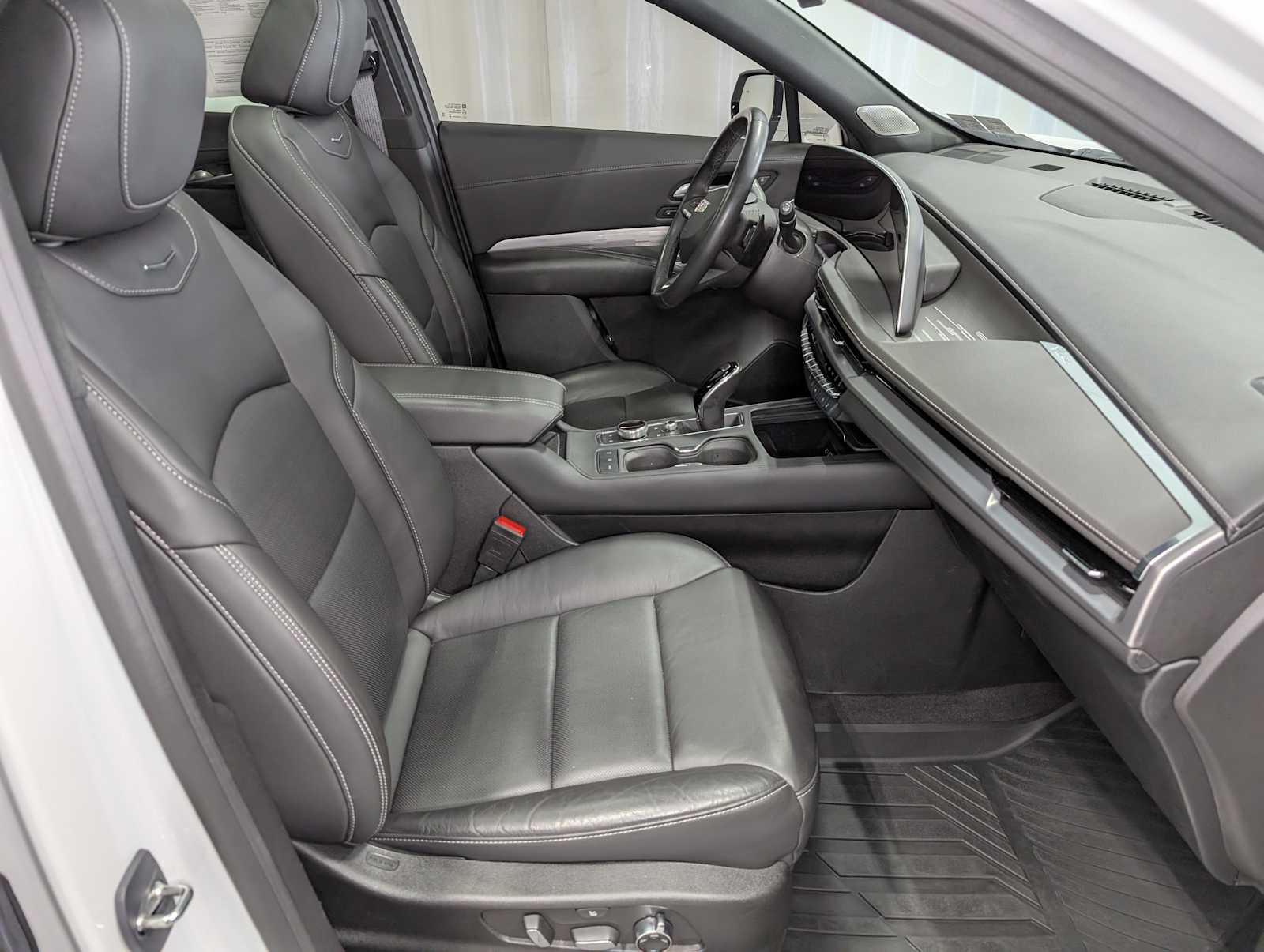 2024 Cadillac XT4 Premium Luxury photo 40