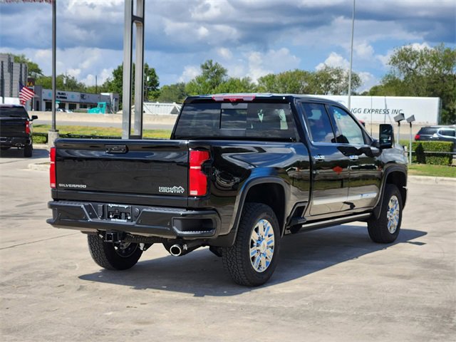 2026 Chevrolet Silverado 3500HD High Country photo 3