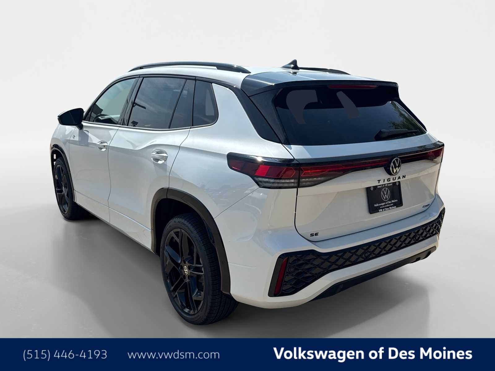2025 Volkswagen Tiguan SE R-Line Black photo 4