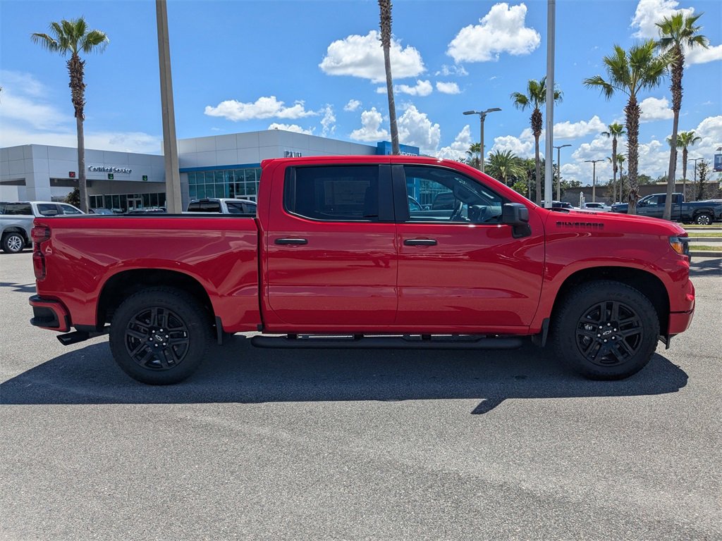 2025 Chevrolet Silverado 1500 Custom photo 2