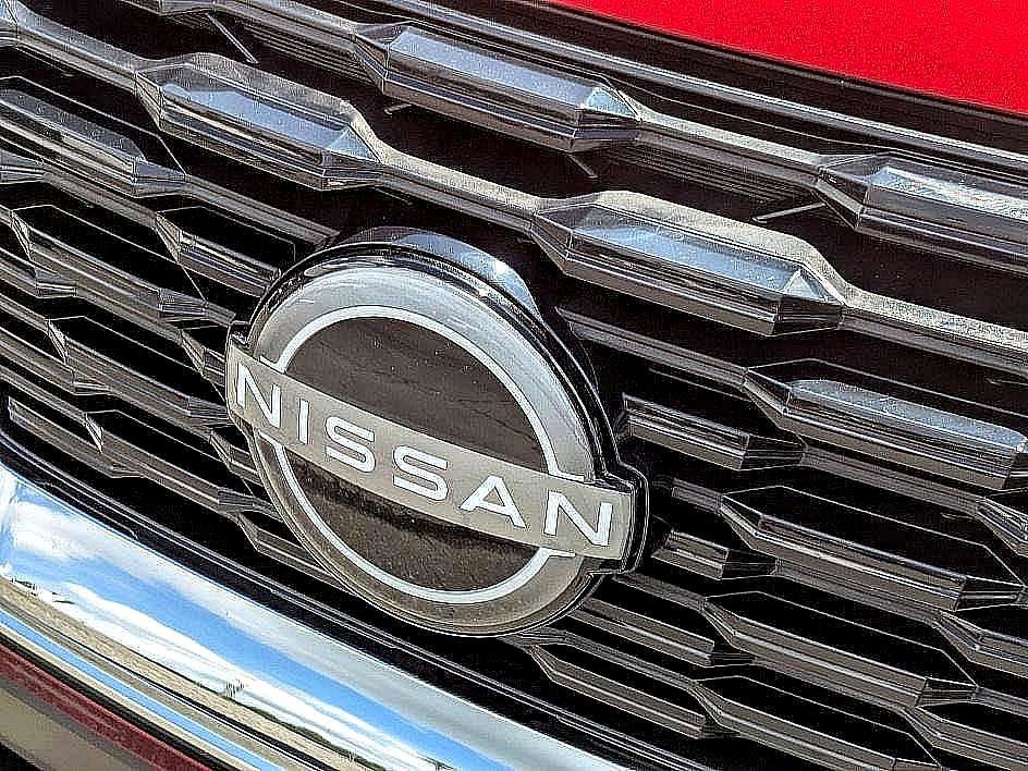 2023 Nissan Rogue SV photo 32