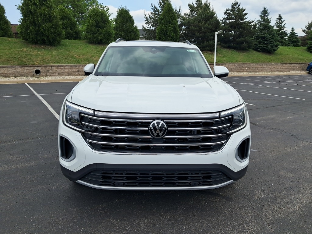 2025 Volkswagen Atlas SE Technology photo 2