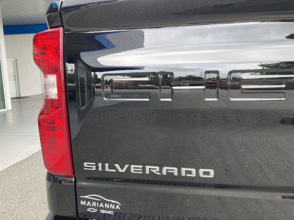 2025 Chevrolet Silverado 1500 Custom photo 11