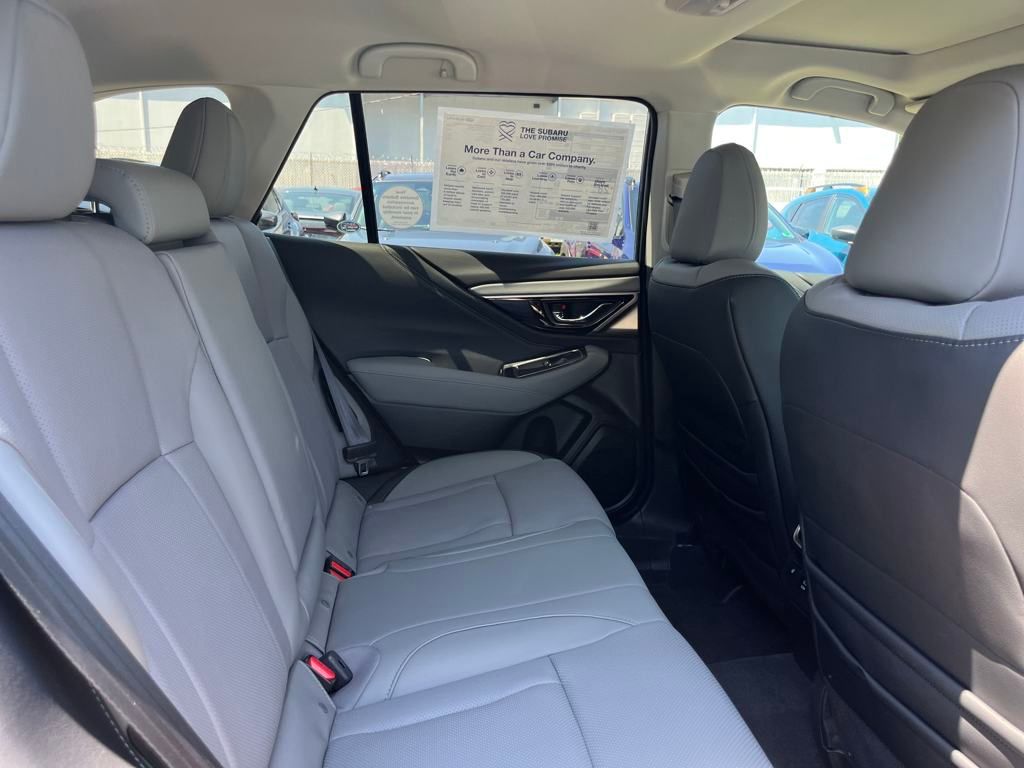 2025 Subaru Outback Limited photo 31
