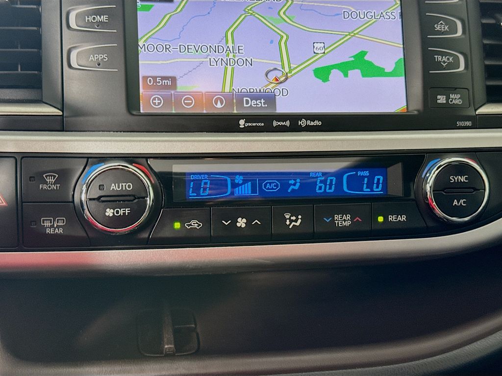 2019 Toyota Highlander XLE photo 10