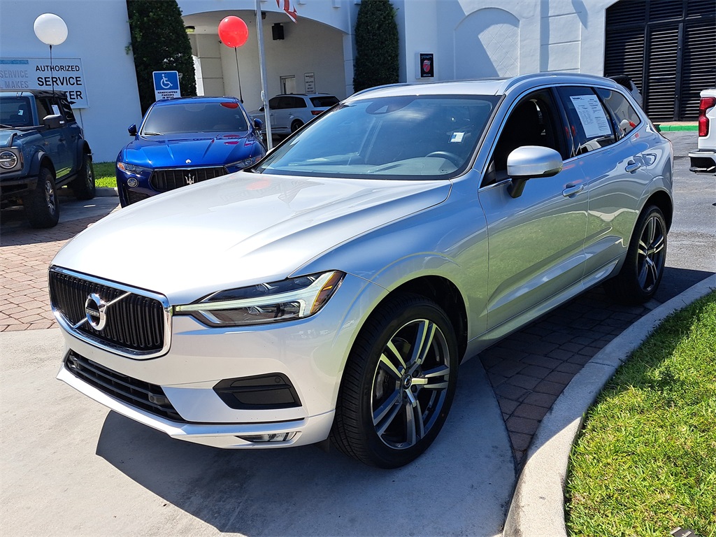 2021 Volvo XC60 T5 Momentum photo 3