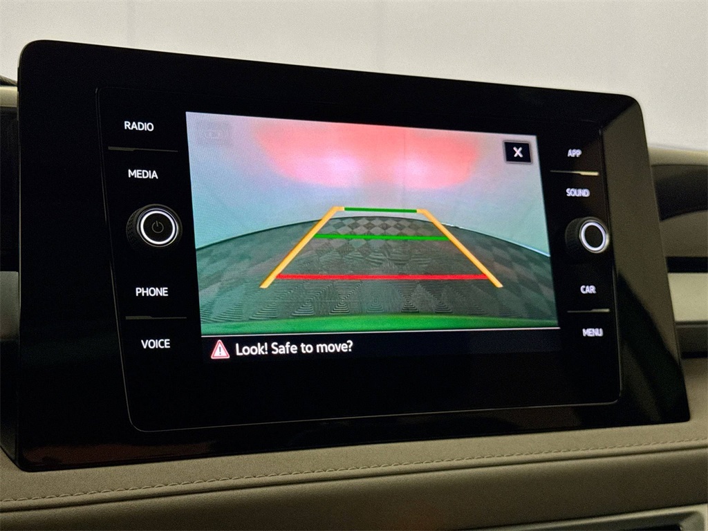 2025 Volkswagen Taos SE photo 28