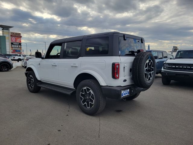 2025 Ford Bronco Outer Banks photo 2