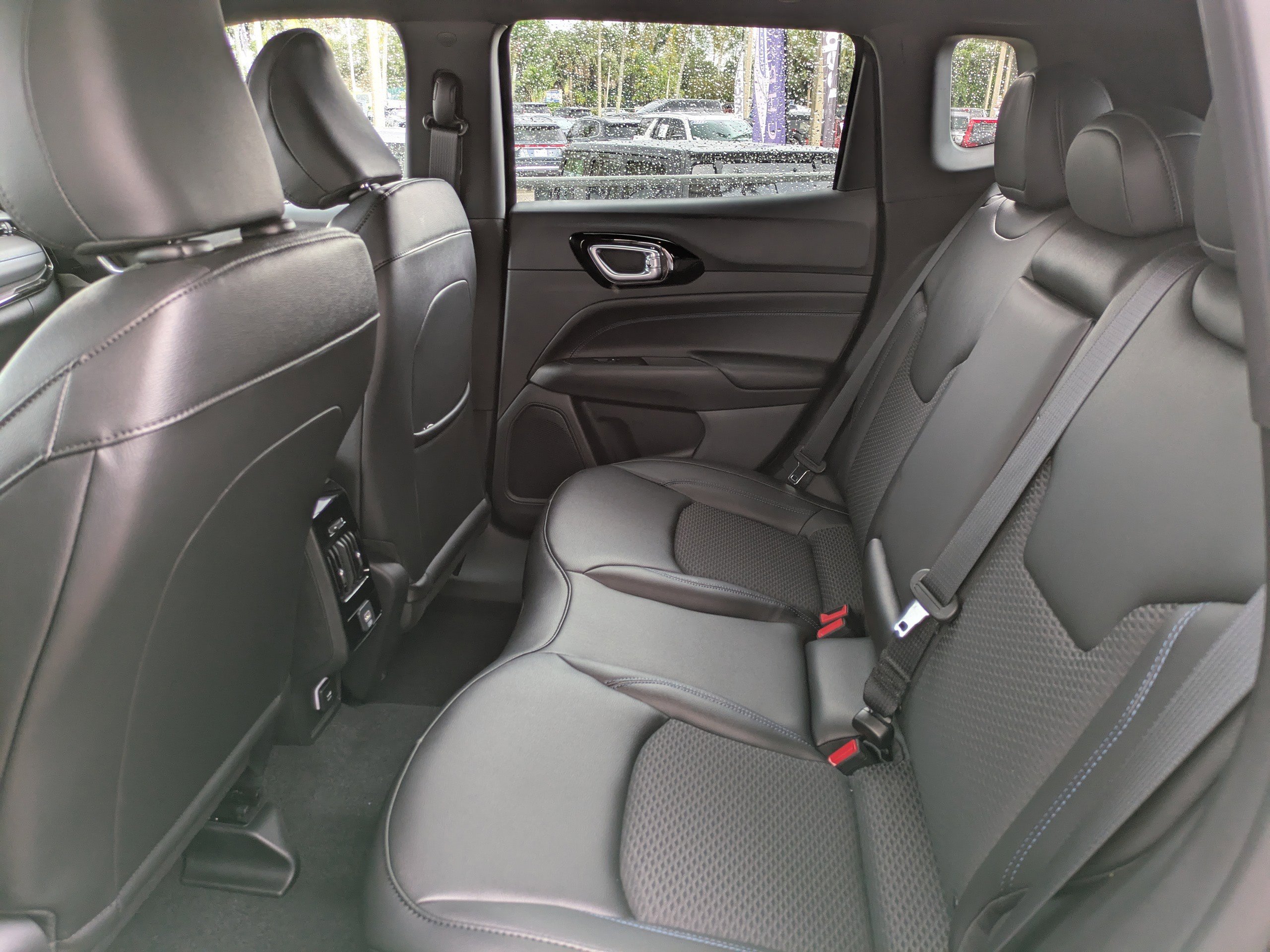 2026 Jeep Compass Latitude photo 4